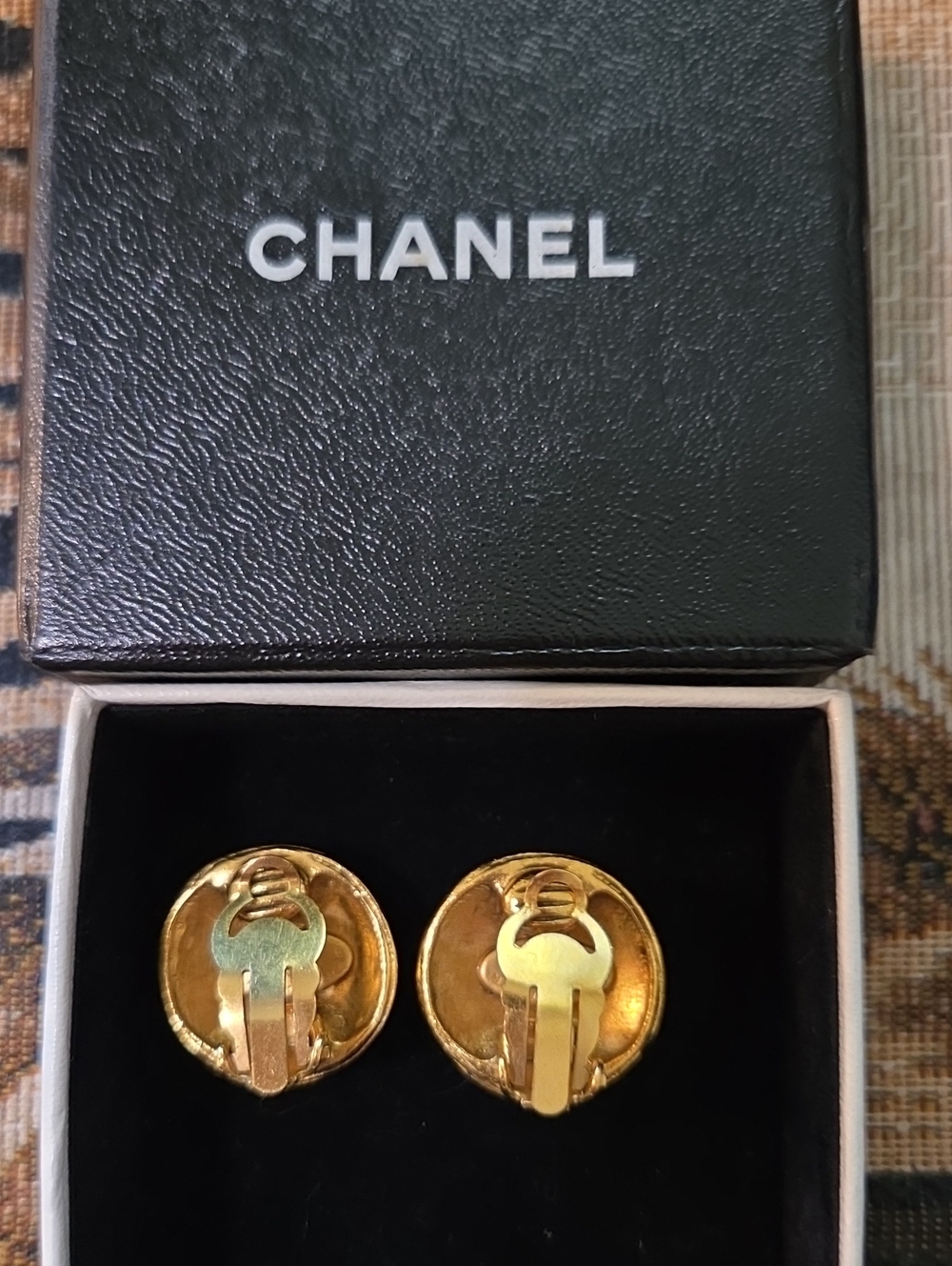 CHANEL Gold-Tone Twisted Rope Camellia Clip Earrings - Picture 3 of 5